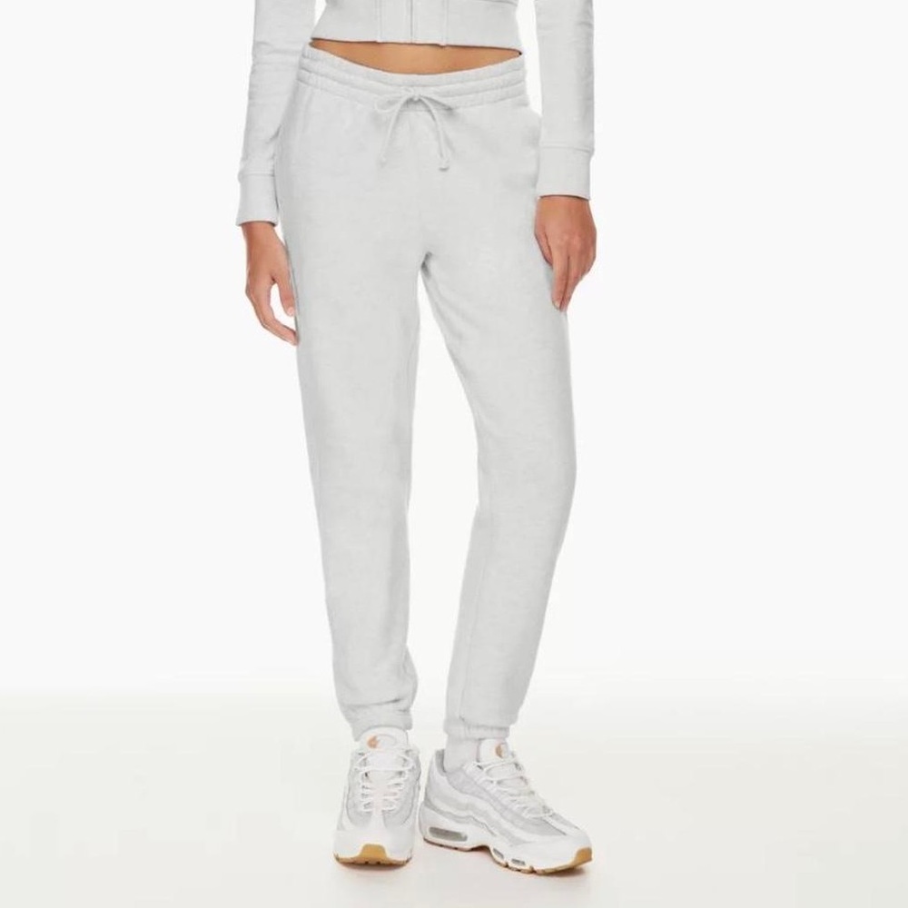 Aritzia TNA Cozy Fleece Perfect Sweatpant